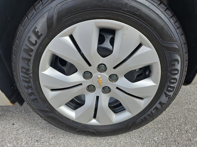 Used 2014 Chevrolet Cruze LS image 11