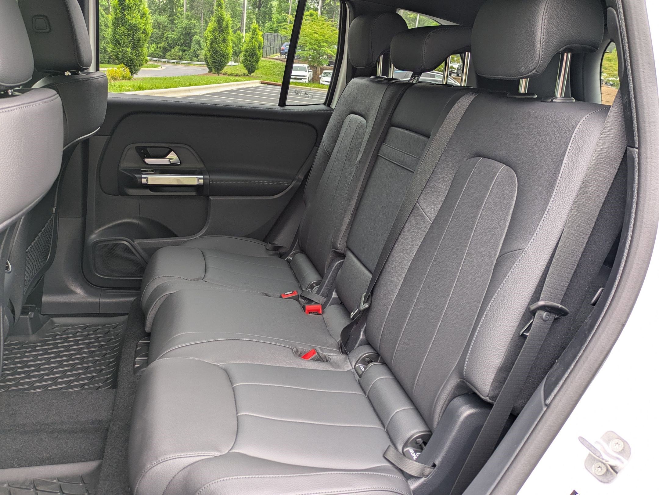 New 2025 Mercedes-Benz GLB 250 image 32