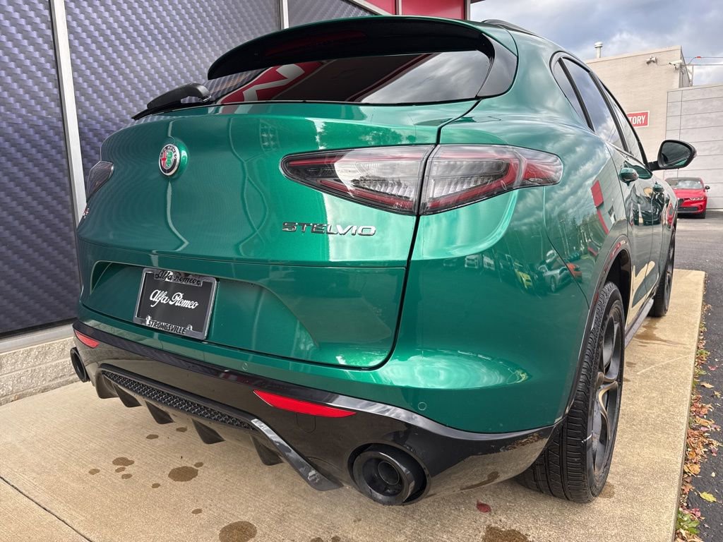 New 2025 Alfa Romeo Stelvio Sprint image 3