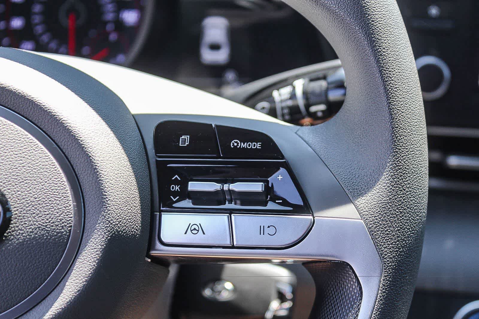 Certified 2023 Hyundai Elantra SE FWD image 31