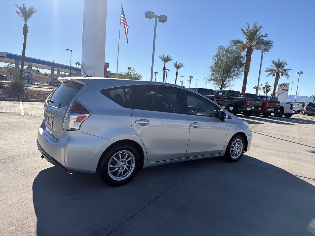 Used 2015 Toyota Prius V Four FWD image 4