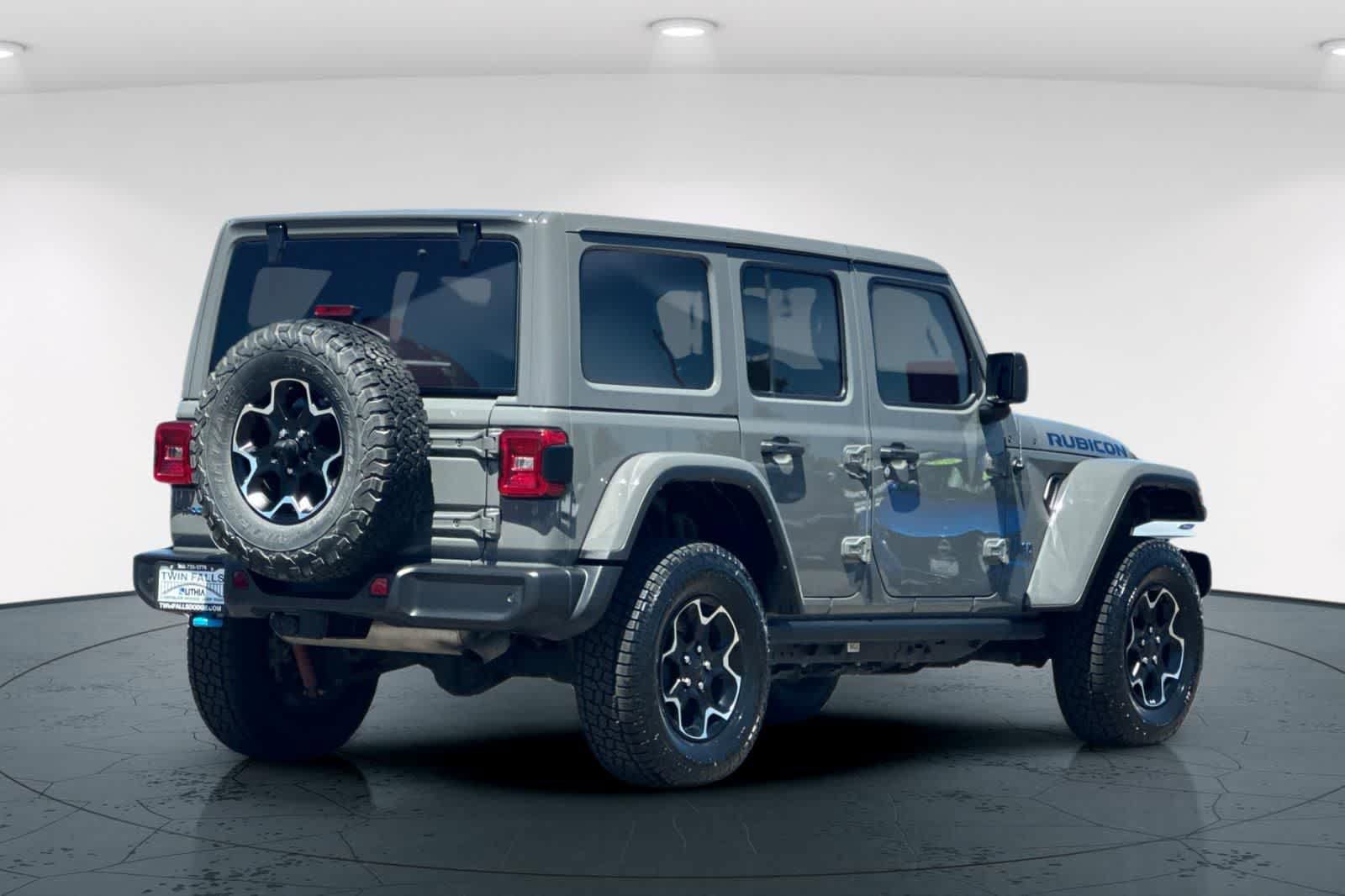 Used 2021 Jeep Wrangler Unlimited Rubicon 4xe w/ Cold Weather Group AWD/4WD image 2
