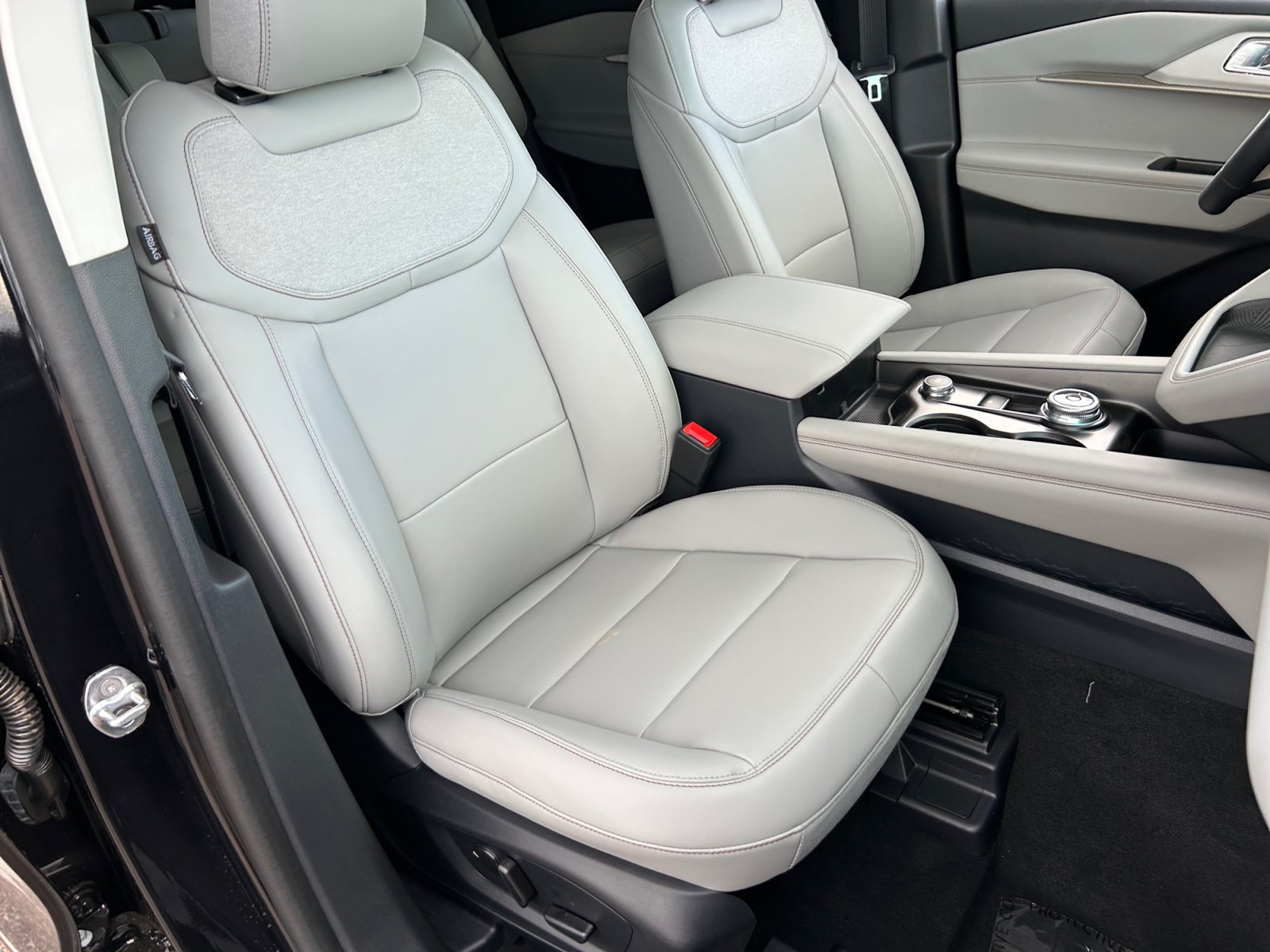 New 2026 Ford Explorer Active w/ Active Comfort Package RWD image 19