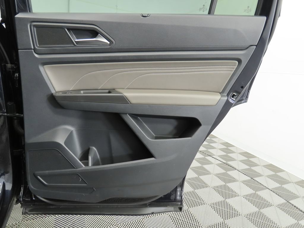 Certified 2023 Volkswagen Atlas SE w/ Panoramic Sunroof Package image 25