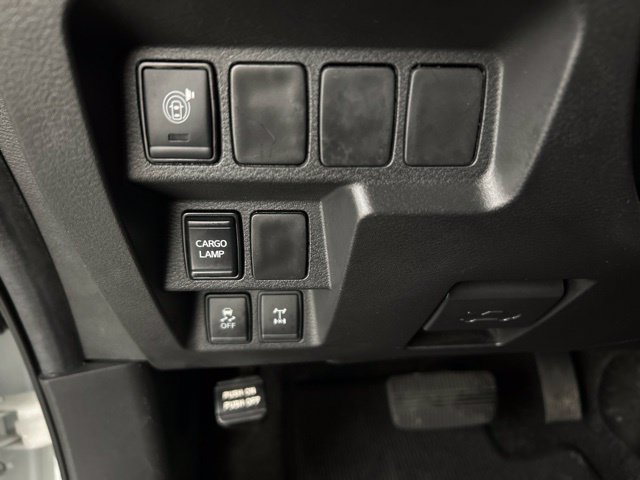 Used 2026 Nissan Frontier PRO-4X AWD/4WD image 12