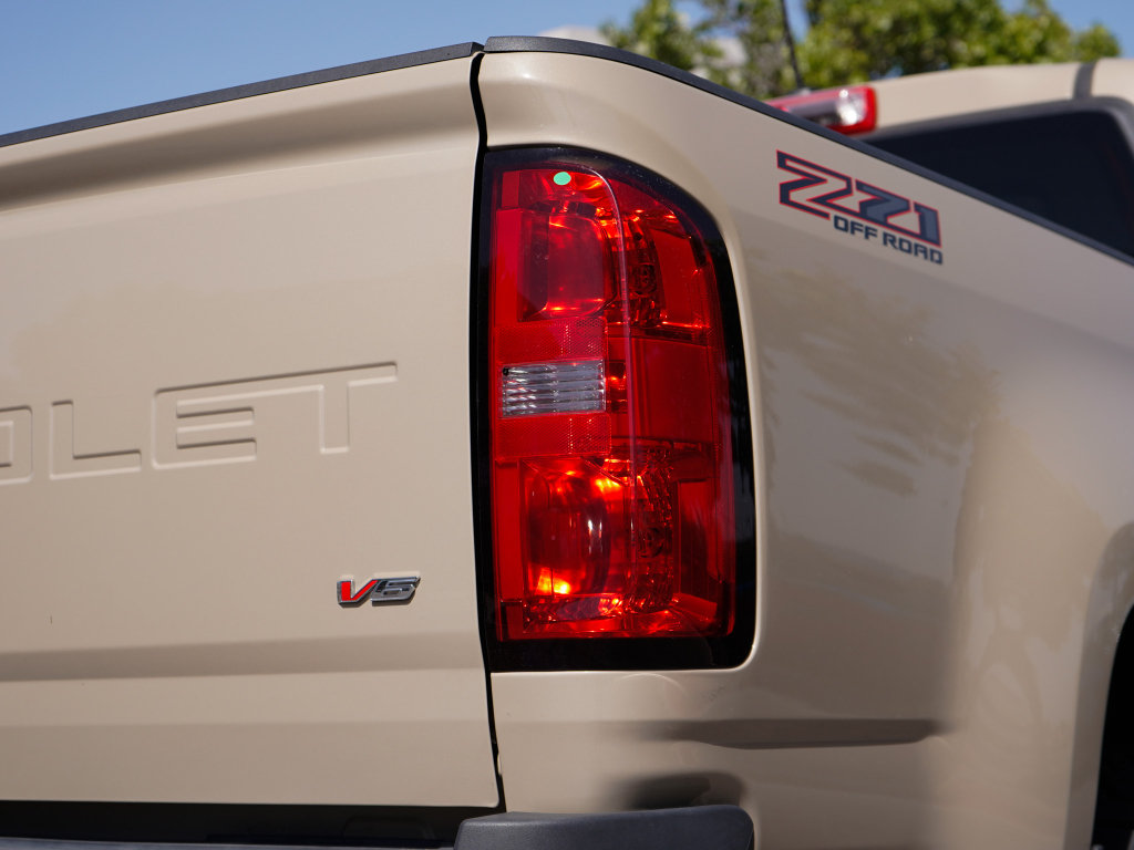 Used 2022 Chevrolet Colorado Z71 AWD/4WD image 12