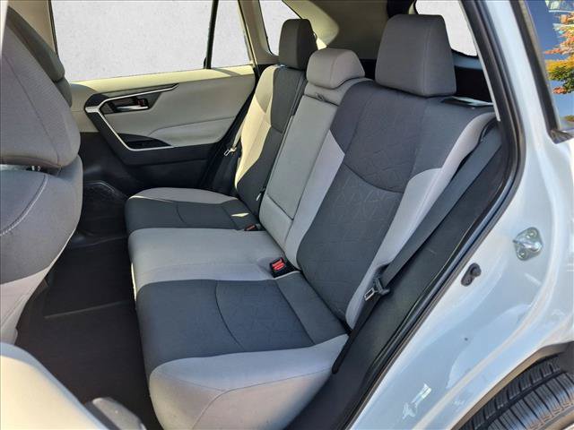 Used 2022 Toyota RAV4 XLE w/ Convenience Package FWD image 18