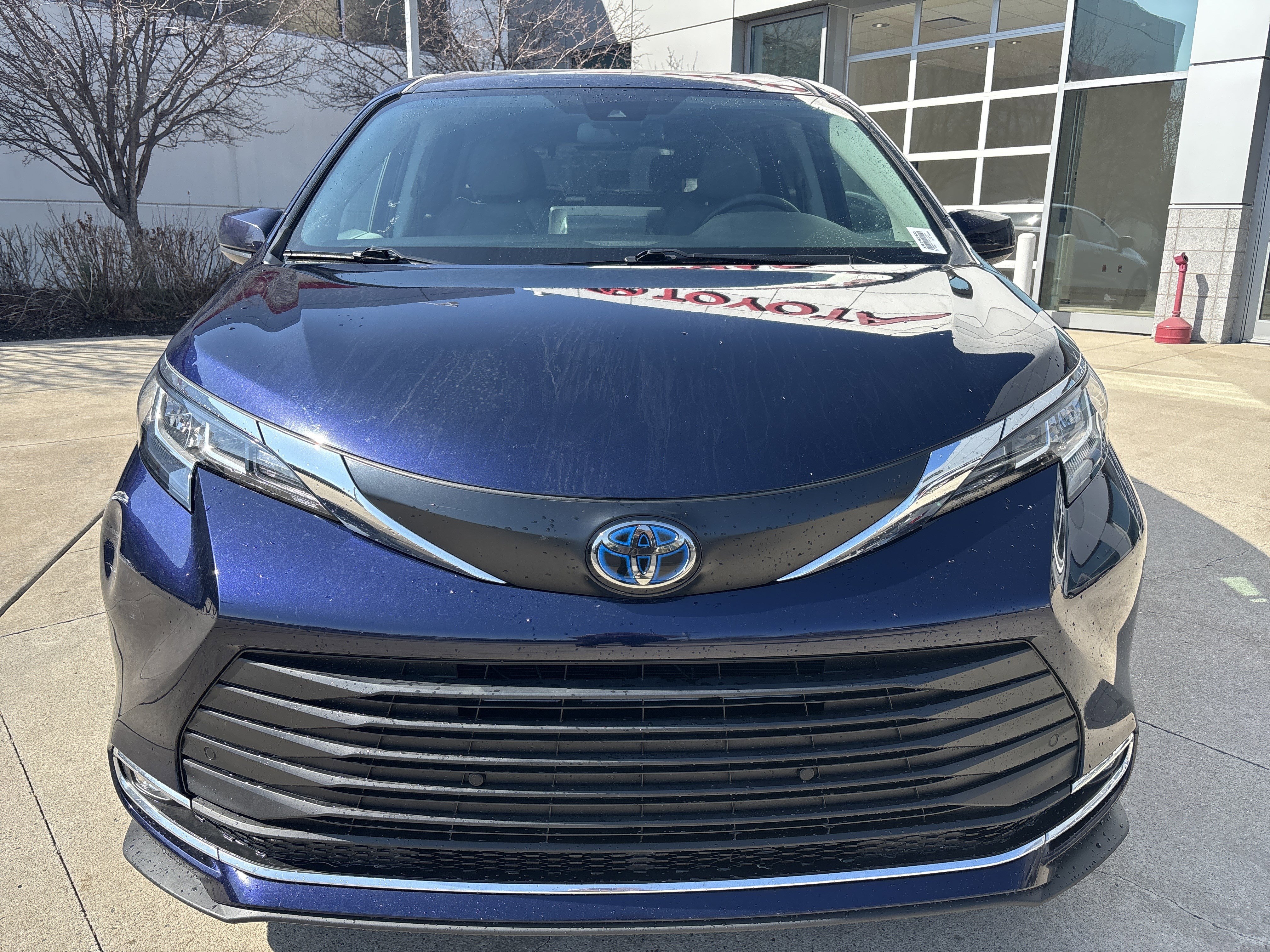 Used 2022 Toyota Sienna XLE FWD image 5