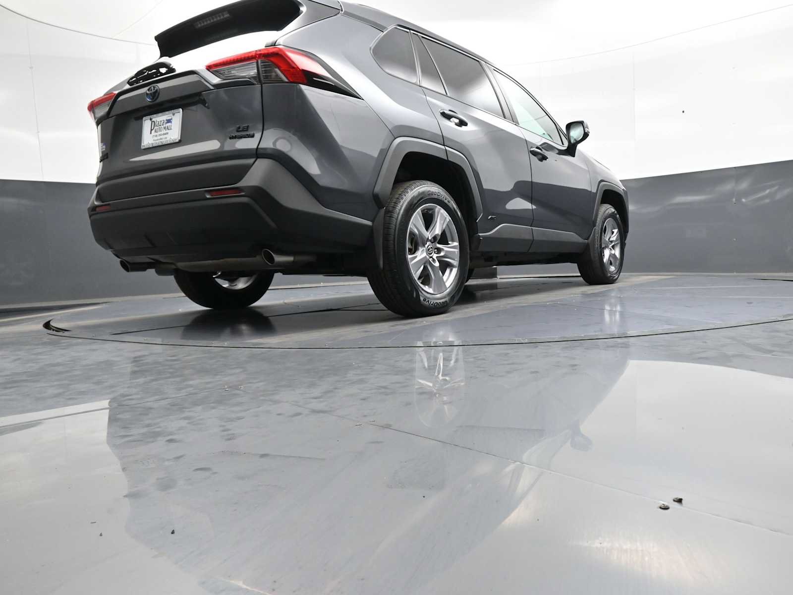 Used 2023 Toyota RAV4 LE AWD/4WD image 30