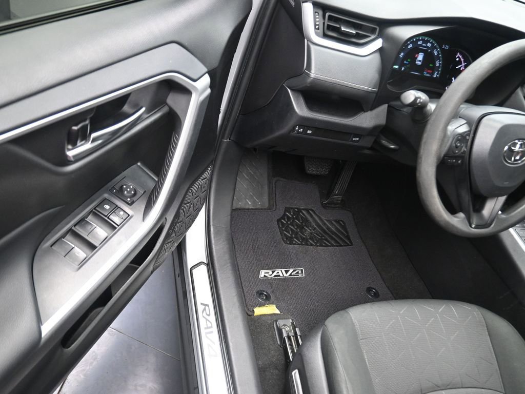Used 2023 Toyota RAV4 XLE image 11