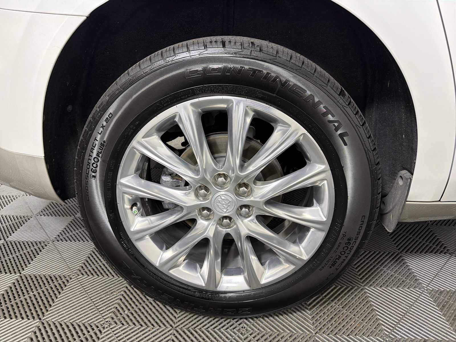 Used 2018 Buick Enclave Premium w/ Trailering Package FWD image 16