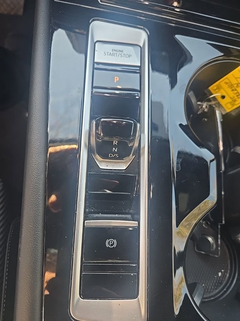 Used 2024 Volkswagen Atlas Cross Sport SE image 4