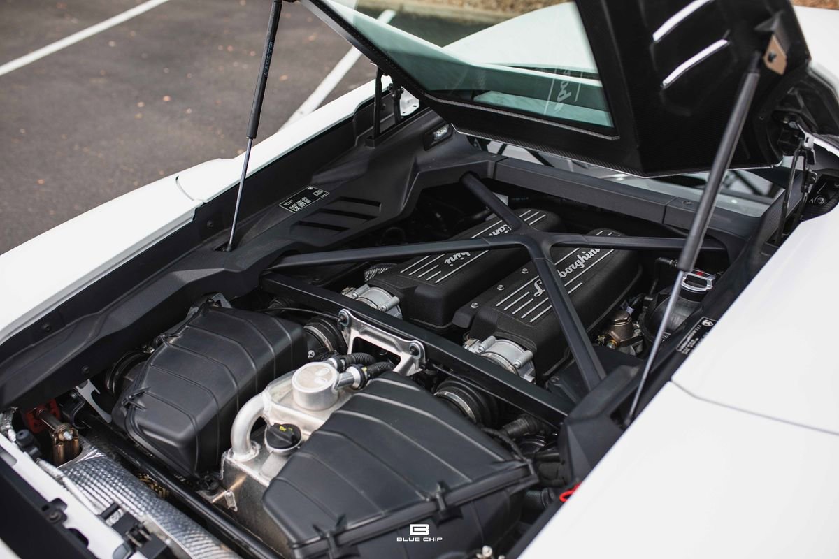 Used 2024 Lamborghini Huracan Tecnica image 36