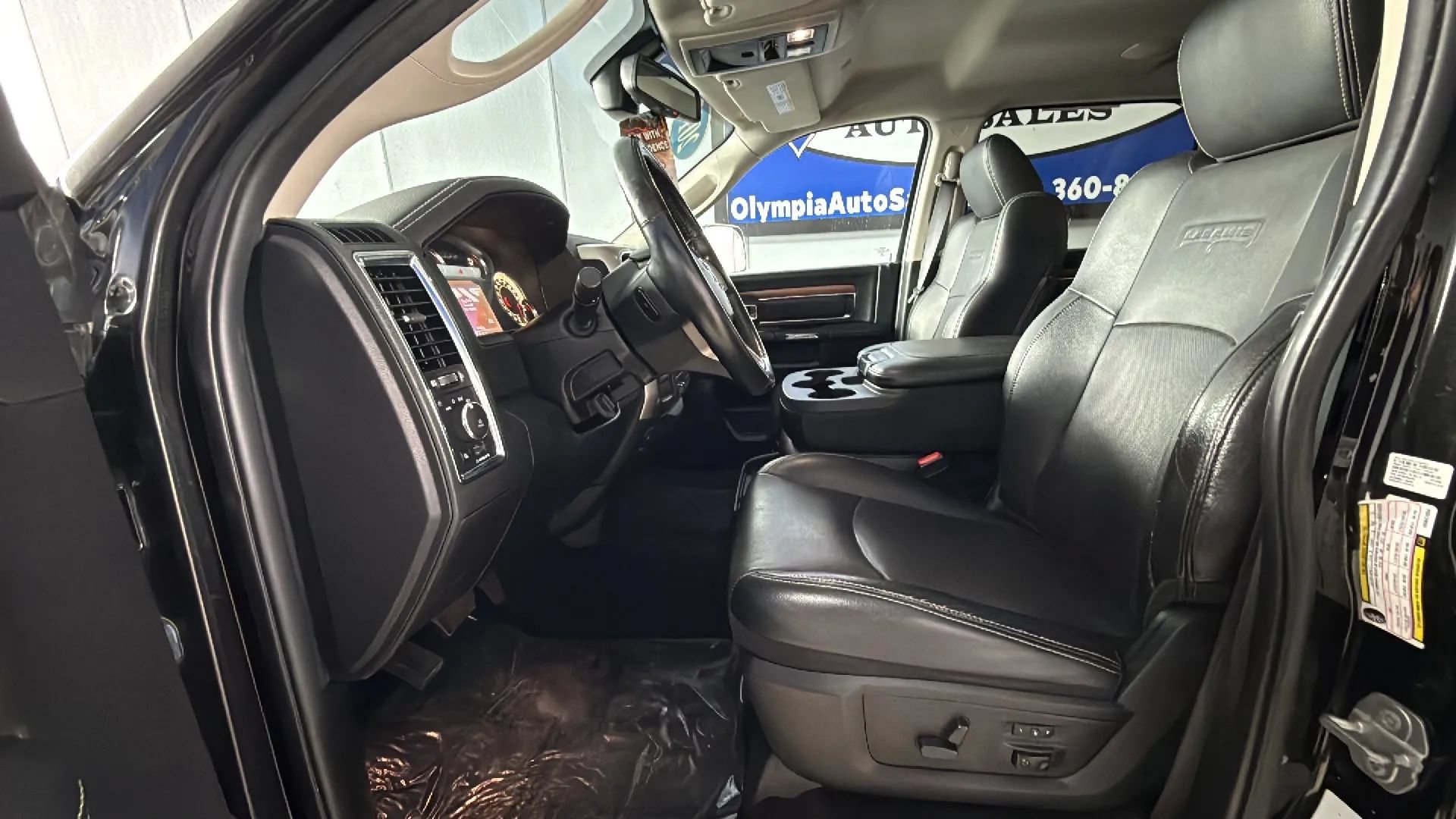 Used 2017 RAM 3500 Laramie w/ Snow Chief Group AWD/4WD image 15