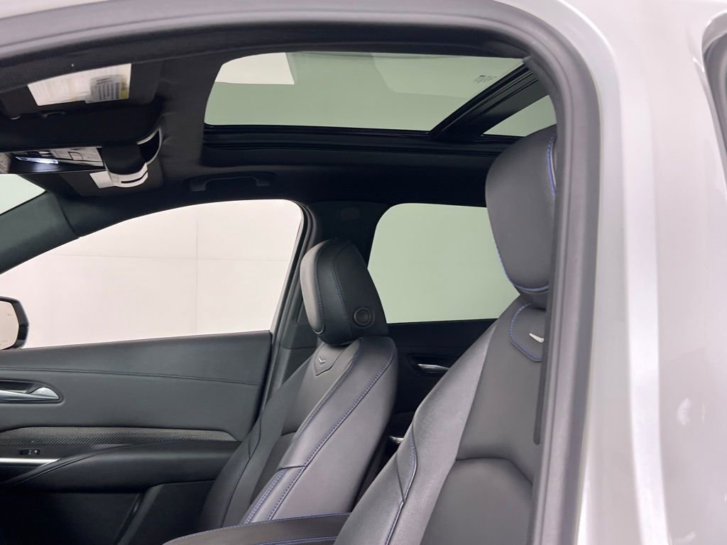 Used 2024 Cadillac XT4 Sport image 25
