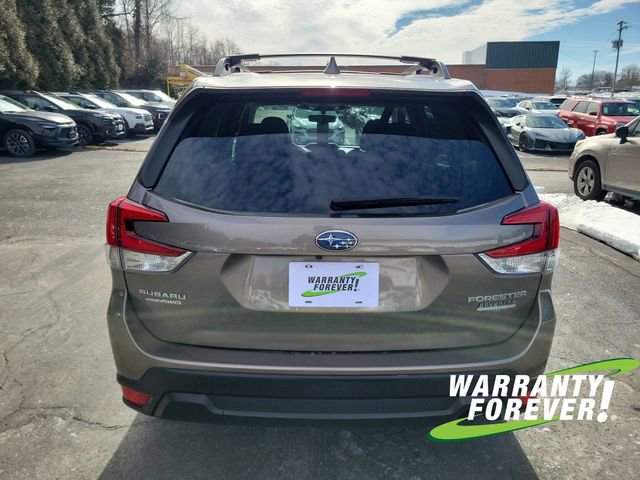 Used 2023 Subaru Forester Premium image 6