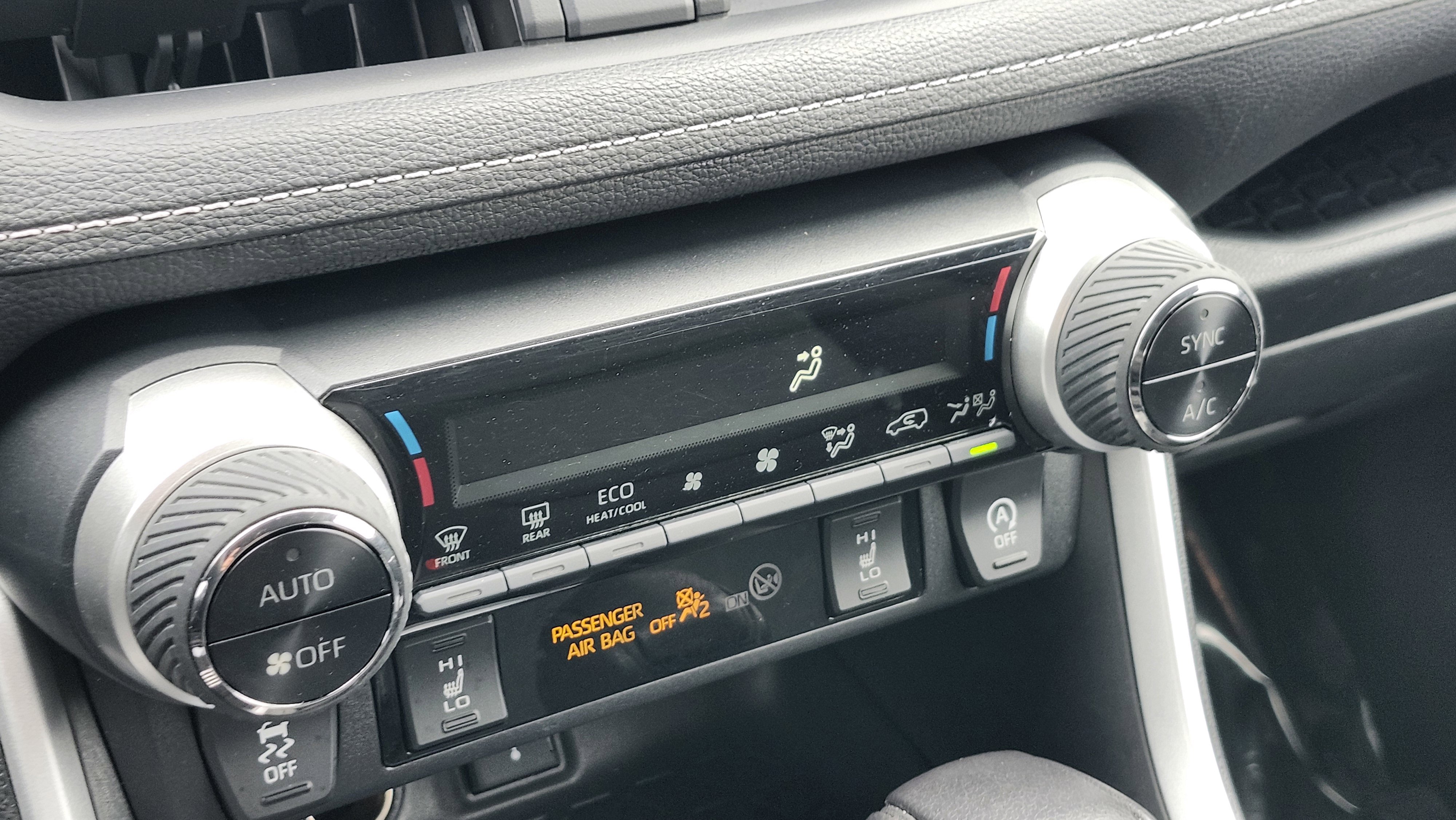 Used 2020 Toyota RAV4 XLE image 27