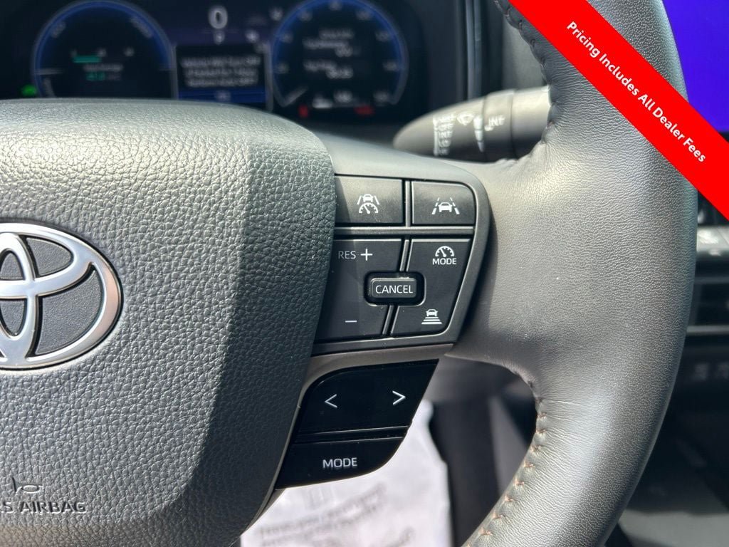 Used 2026 Toyota Camry XLE FWD image 7
