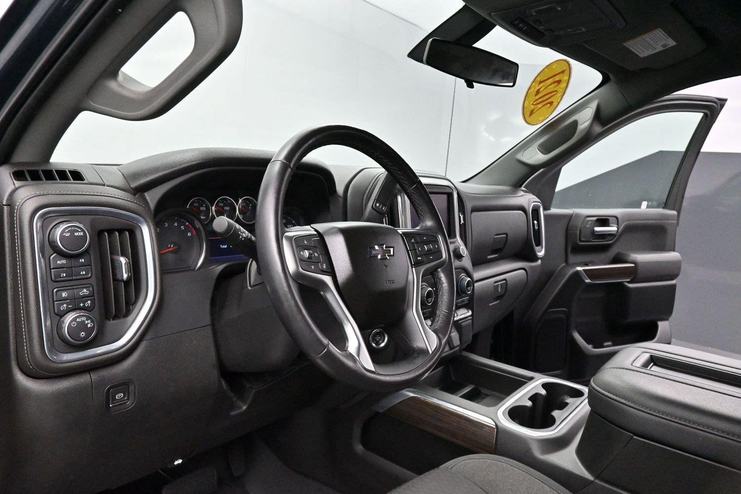 Used 2021 Chevrolet Silverado 1500 RST AWD/4WD image 16