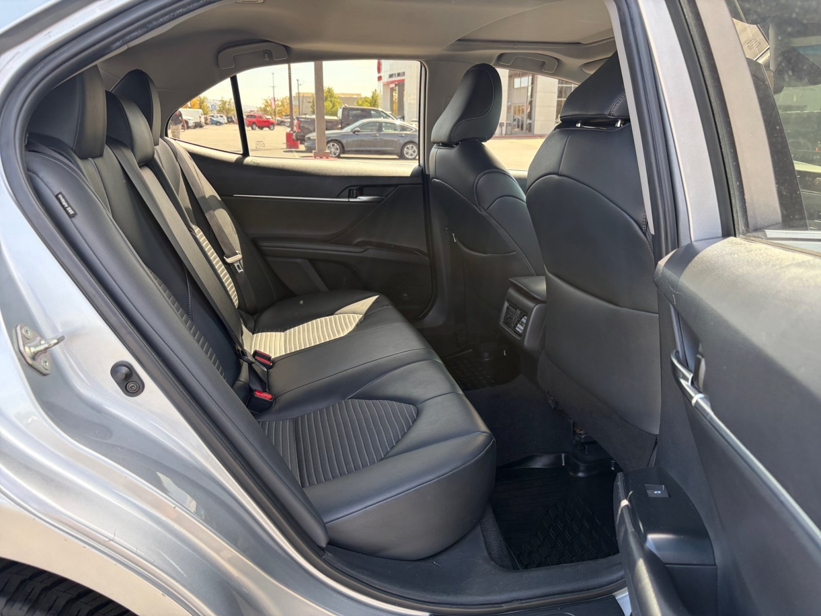Used 2019 Toyota Camry SE w/ Audio Package FWD image 16