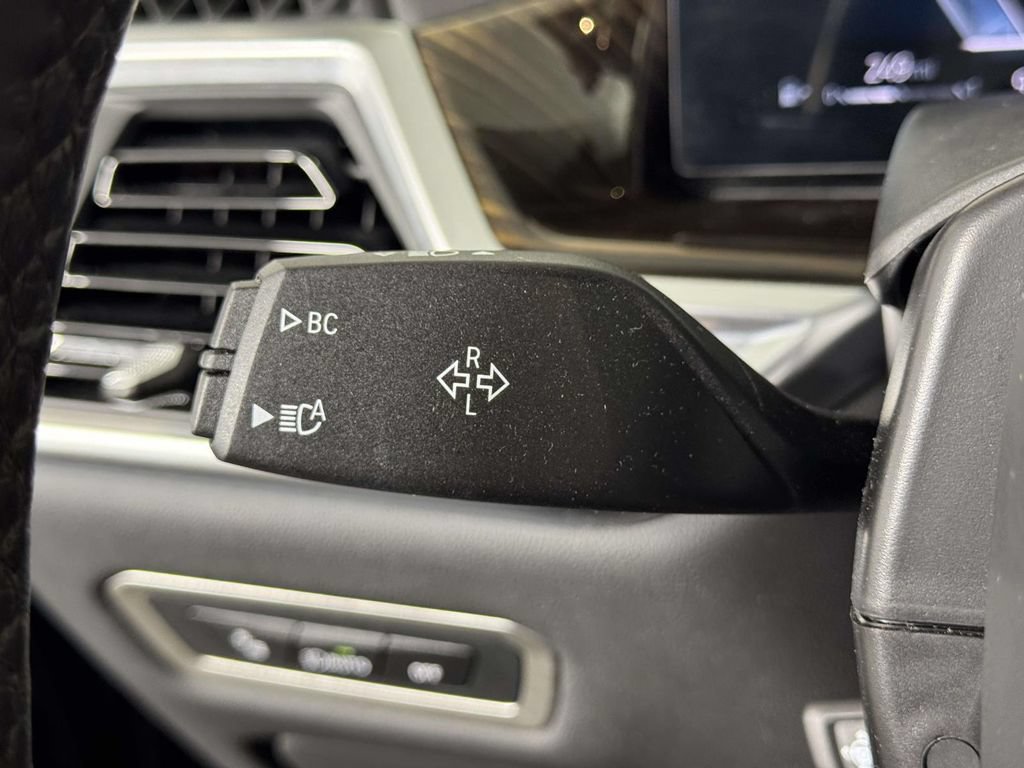 Used 2026 BMW X7 xDrive40i w/ Premium Package AWD/4WD image 21