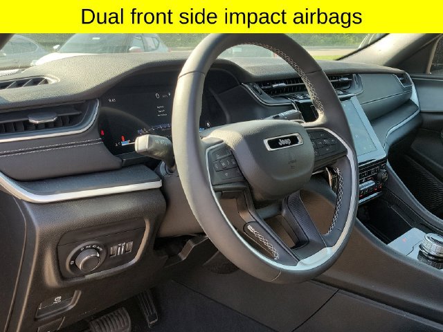 Used 2024 Jeep Grand Cherokee Altitude AWD/4WD image 26