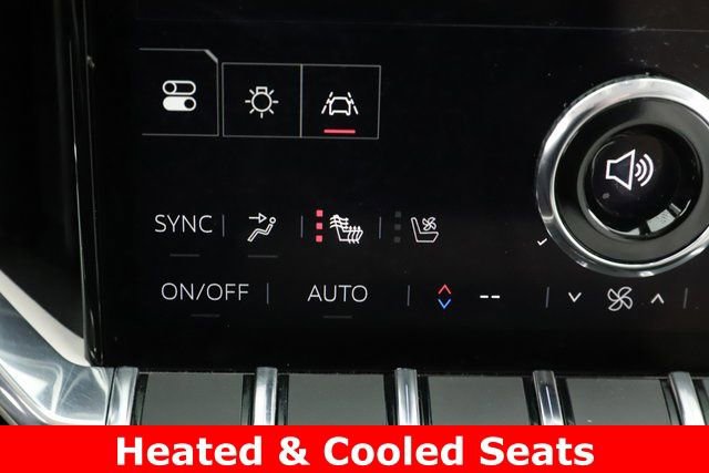 Used 2025 GMC Acadia Denali w/ Super Cruise Package image 5