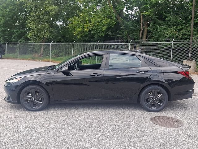 Used 2022 Hyundai Elantra SEL w/ Cargo Package FWD image 5