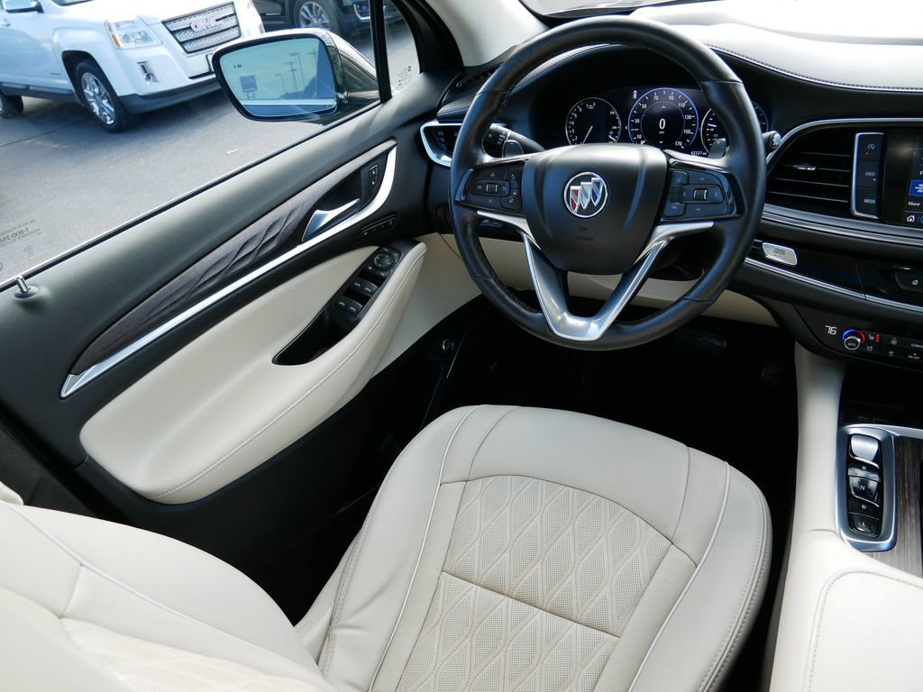 Used 2022 Buick Enclave Avenir w/ Avenir Technology Package AWD/4WD image 18