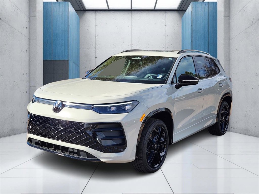 New 2025 Volkswagen Tiguan SE R-Line image 25
