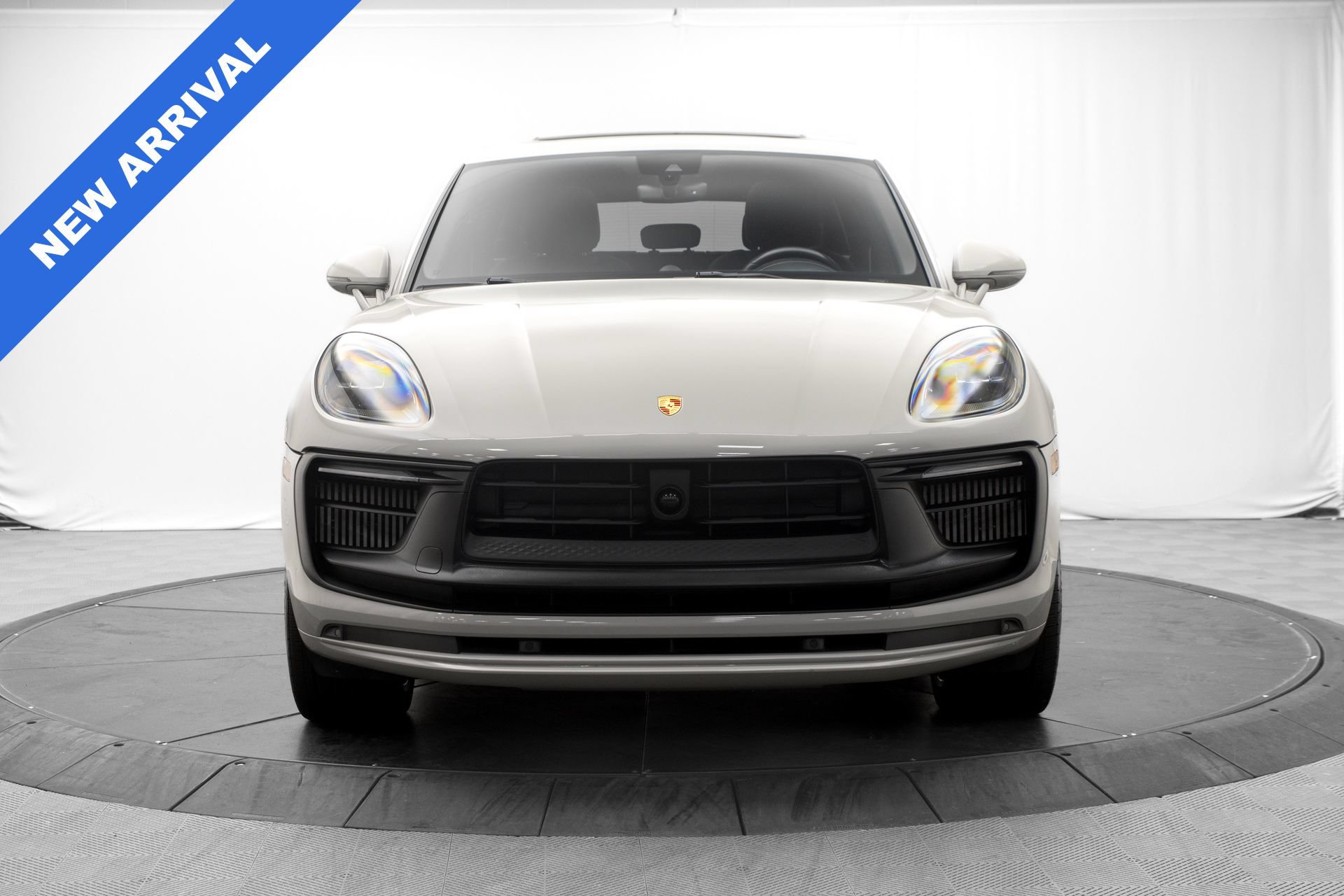 Used 2023 Porsche Macan GTS w/ Premium Package Plus AWD/4WD image 8
