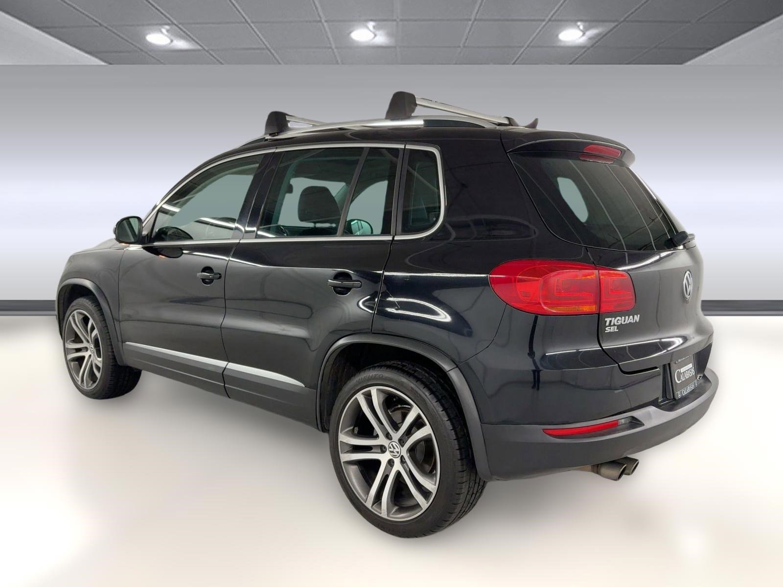 Used 2017 Volkswagen Tiguan SEL image 3