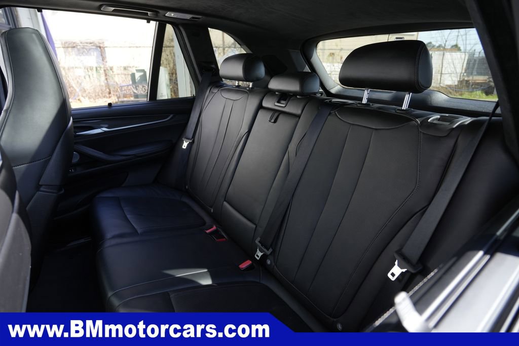 Used 2016 BMW X5 M image 30
