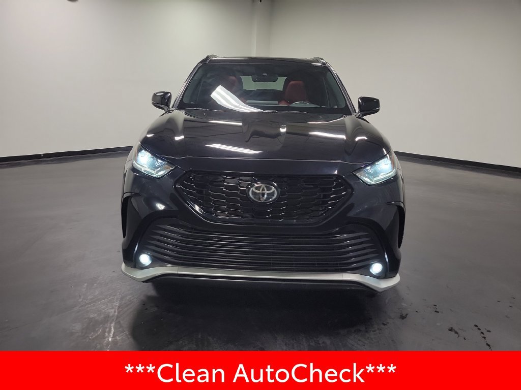 Used 2022 Toyota Highlander XSE AWD/4WD image 3