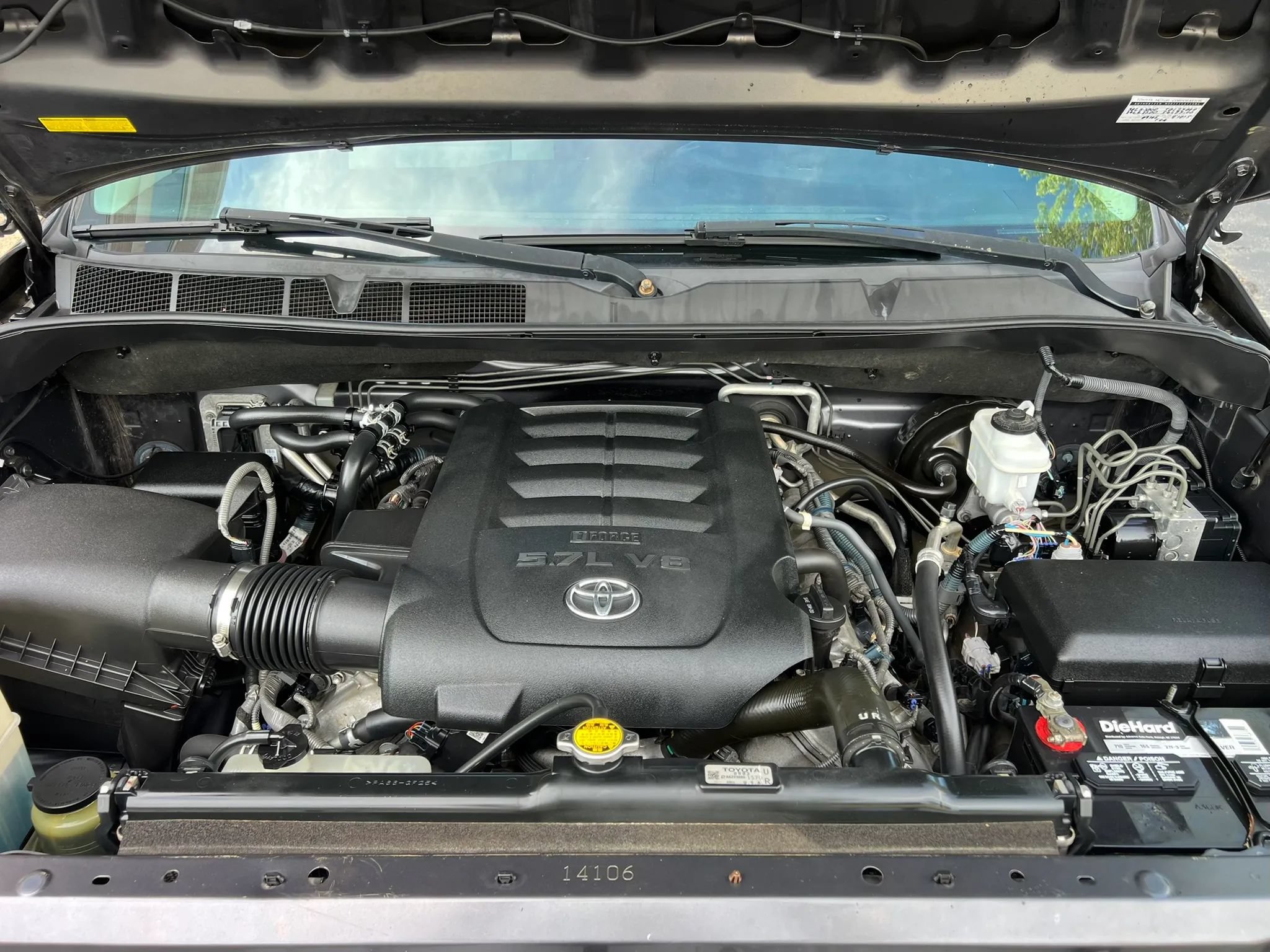 Used 2014 Toyota Sequoia SR5 RWD image 37