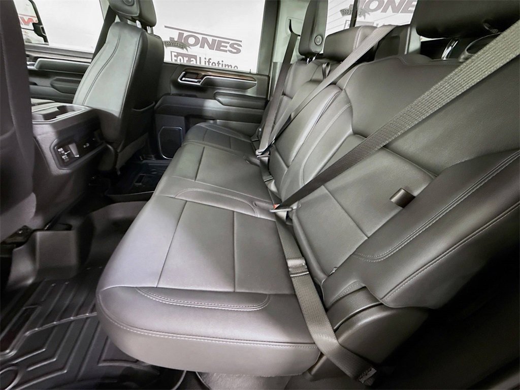 Used 2025 Chevrolet Silverado 3500 LT w/ Safety Package image 27