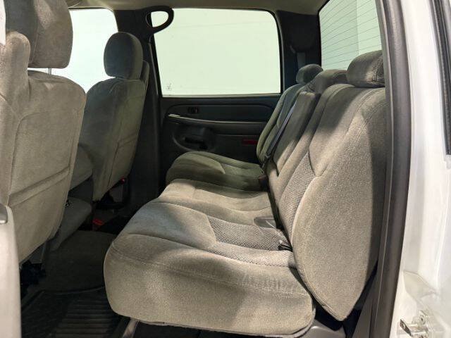 Used 2007 Chevrolet Silverado 2500 LT w/ Heavy-Duty Power Package AWD/4WD image 14