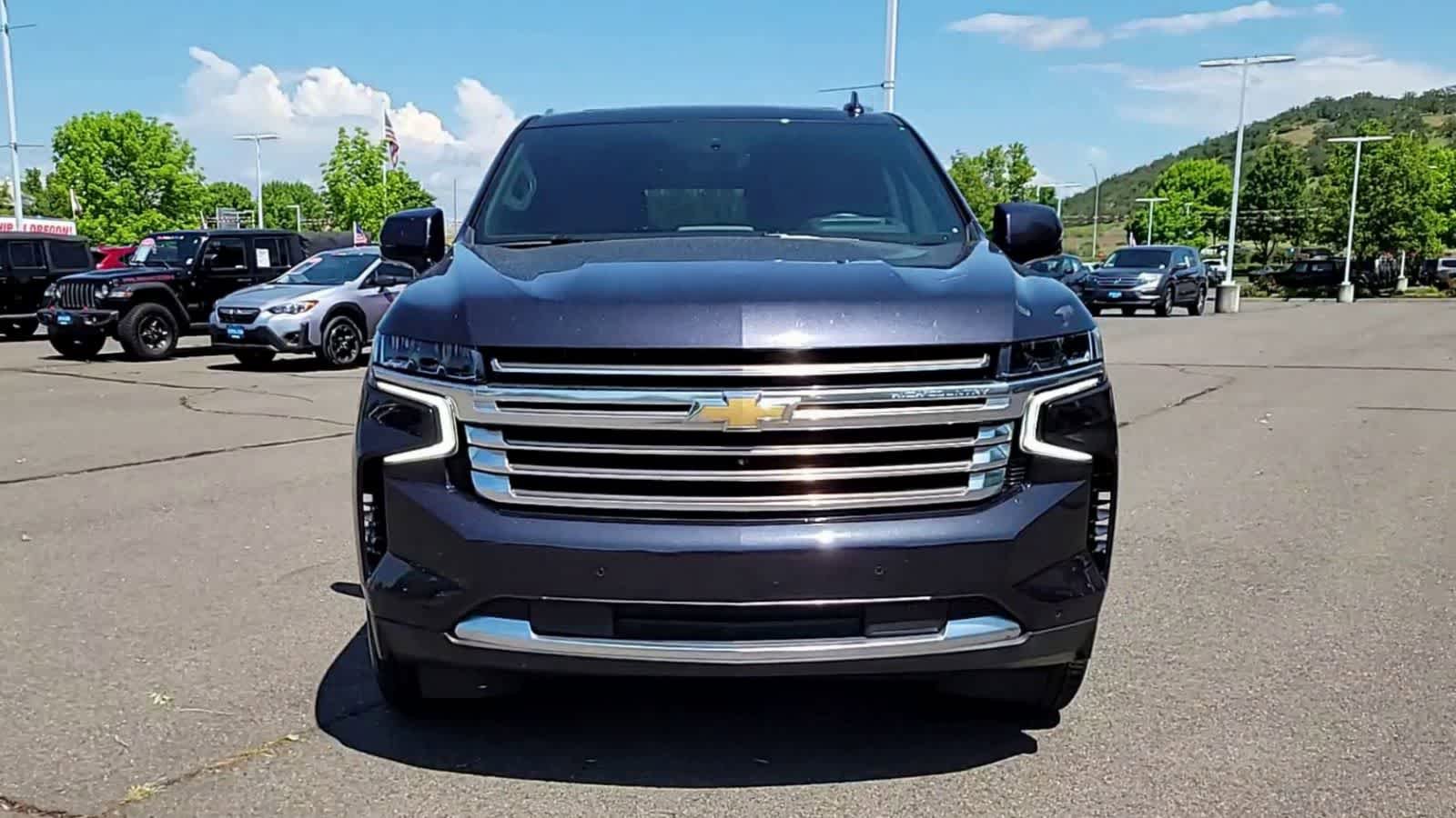 Used 2024 Chevrolet Tahoe High Country w/ Premium Package AWD/4WD image 3