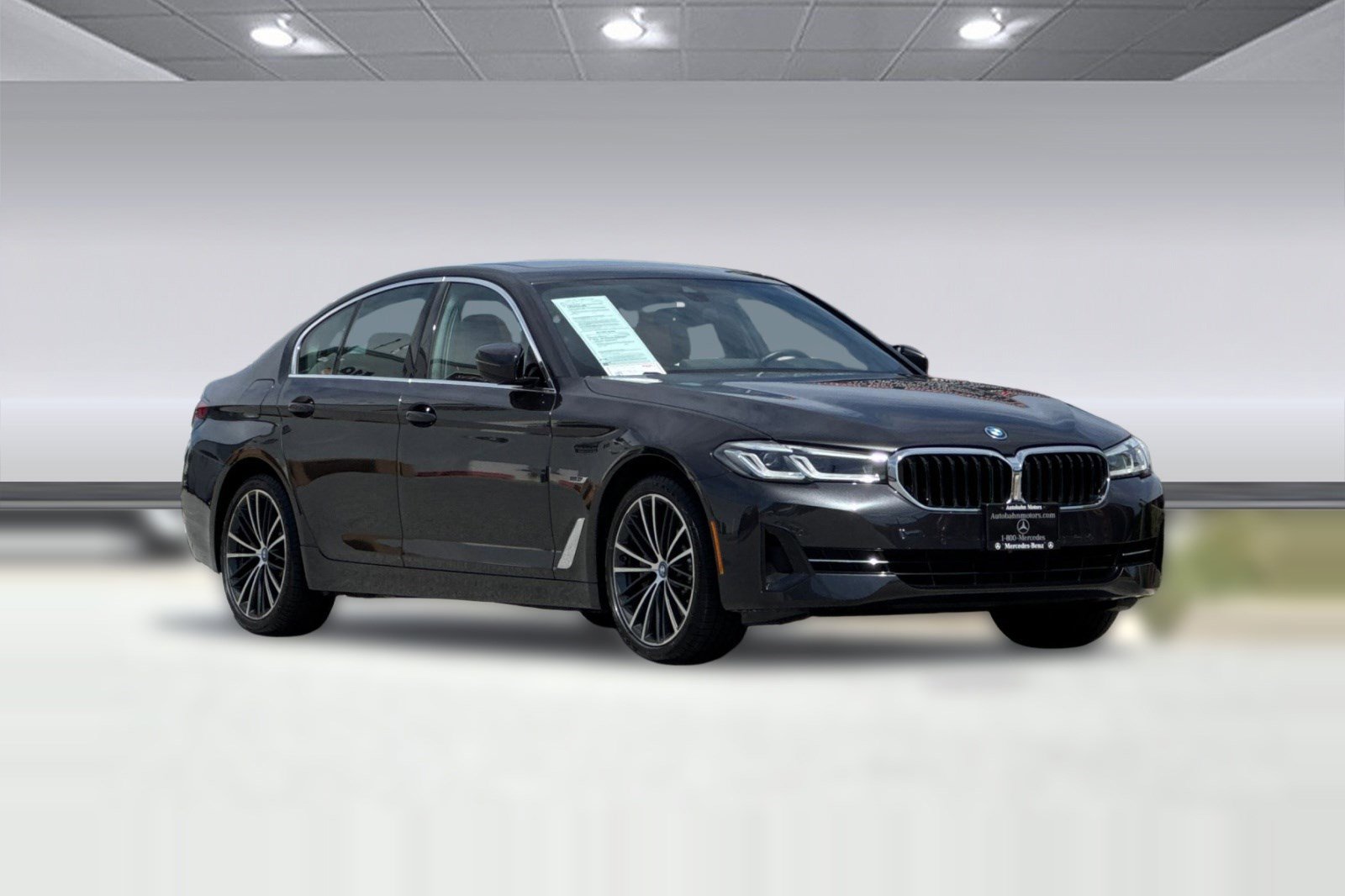 Used 2023 BMW 530e w/ Convenience Package image 6
