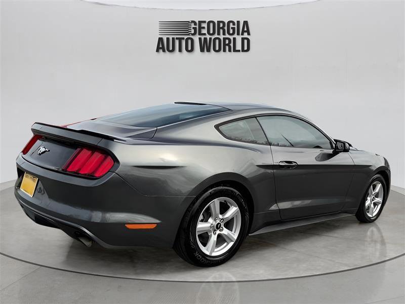 Used 2015 Ford Mustang Coupe RWD image 11