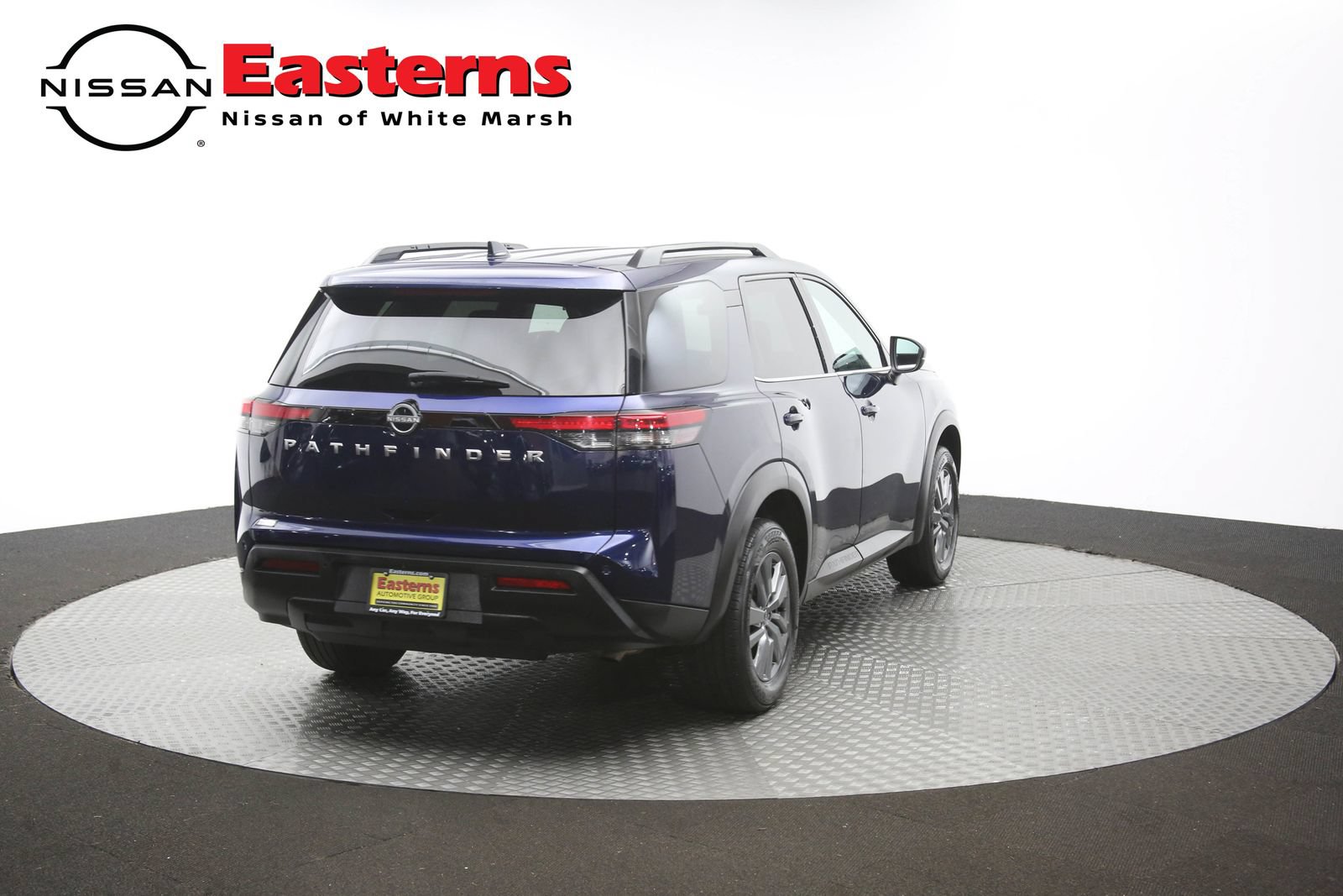 Used 2025 Nissan Pathfinder SV FWD image 38