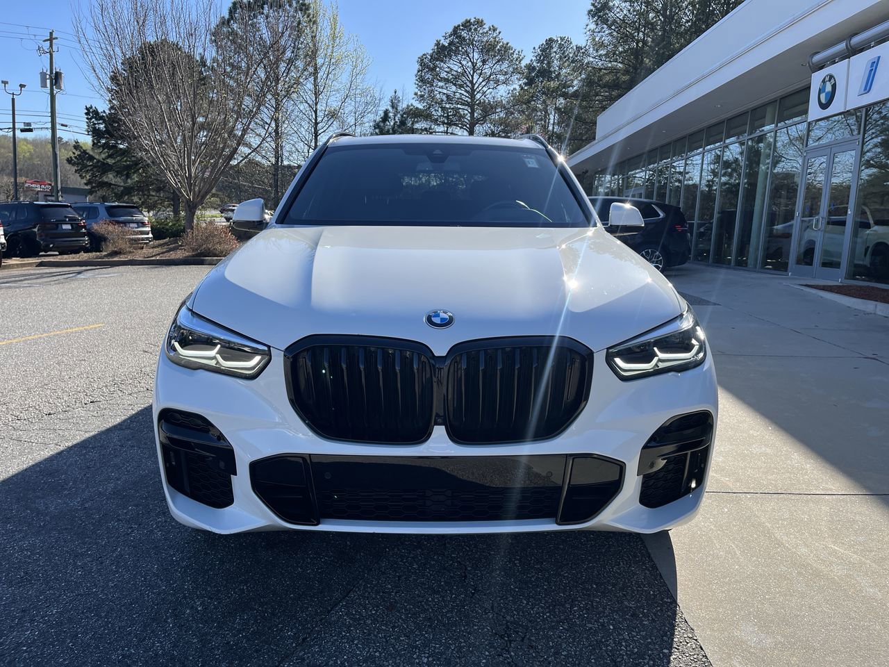 Used 2023 BMW X5 xDrive40i w/ M Sport Package image 3