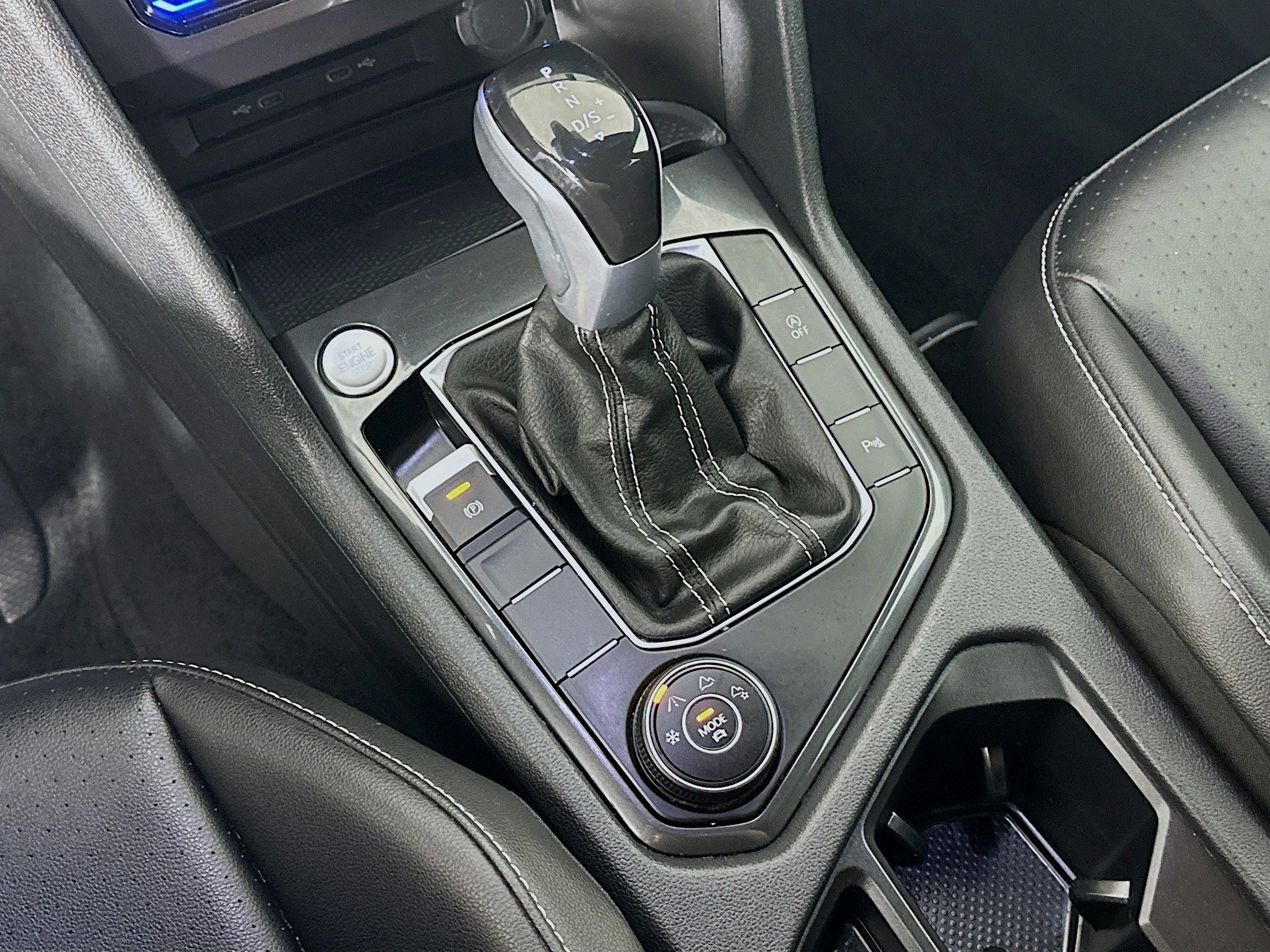 Used 2022 Volkswagen Tiguan SE R-Line image 24