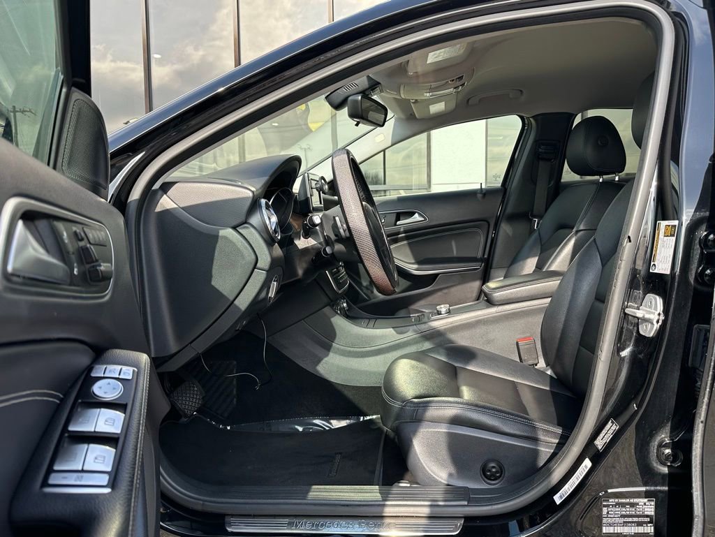 Used 2015 Mercedes-Benz GLA 250 image 16