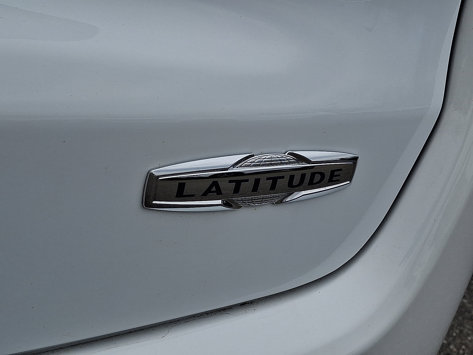 Used 2024 Jeep Compass Latitude image 30