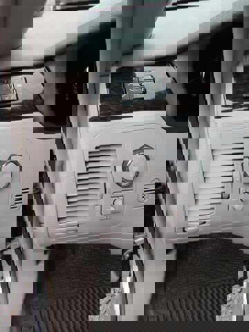 Used 2010 Cadillac DTS Luxury FWD image 27