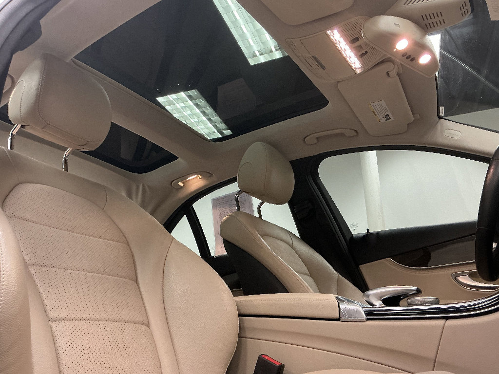 Used 2016 Mercedes-Benz C 300 4MATIC Sedan image 31