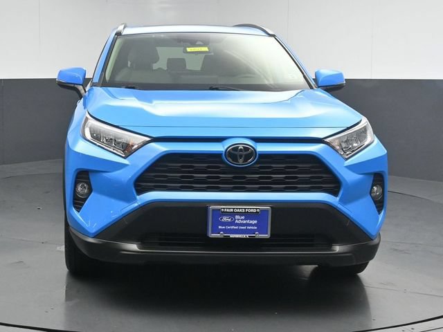 Used 2021 Toyota RAV4 XLE Premium AWD/4WD image 2