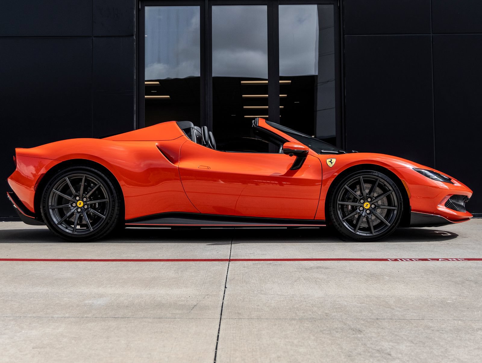 Used 2024 Ferrari 296 GTS RWD image 10