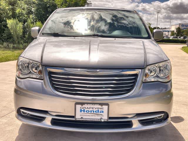 Used 2015 Chrysler Town & Country Touring w/ Driver Convenience Group FWD image 7